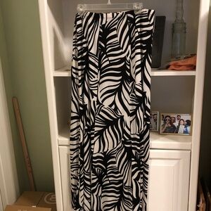 Susan Graver Black and White Patterned Maxi Skirt